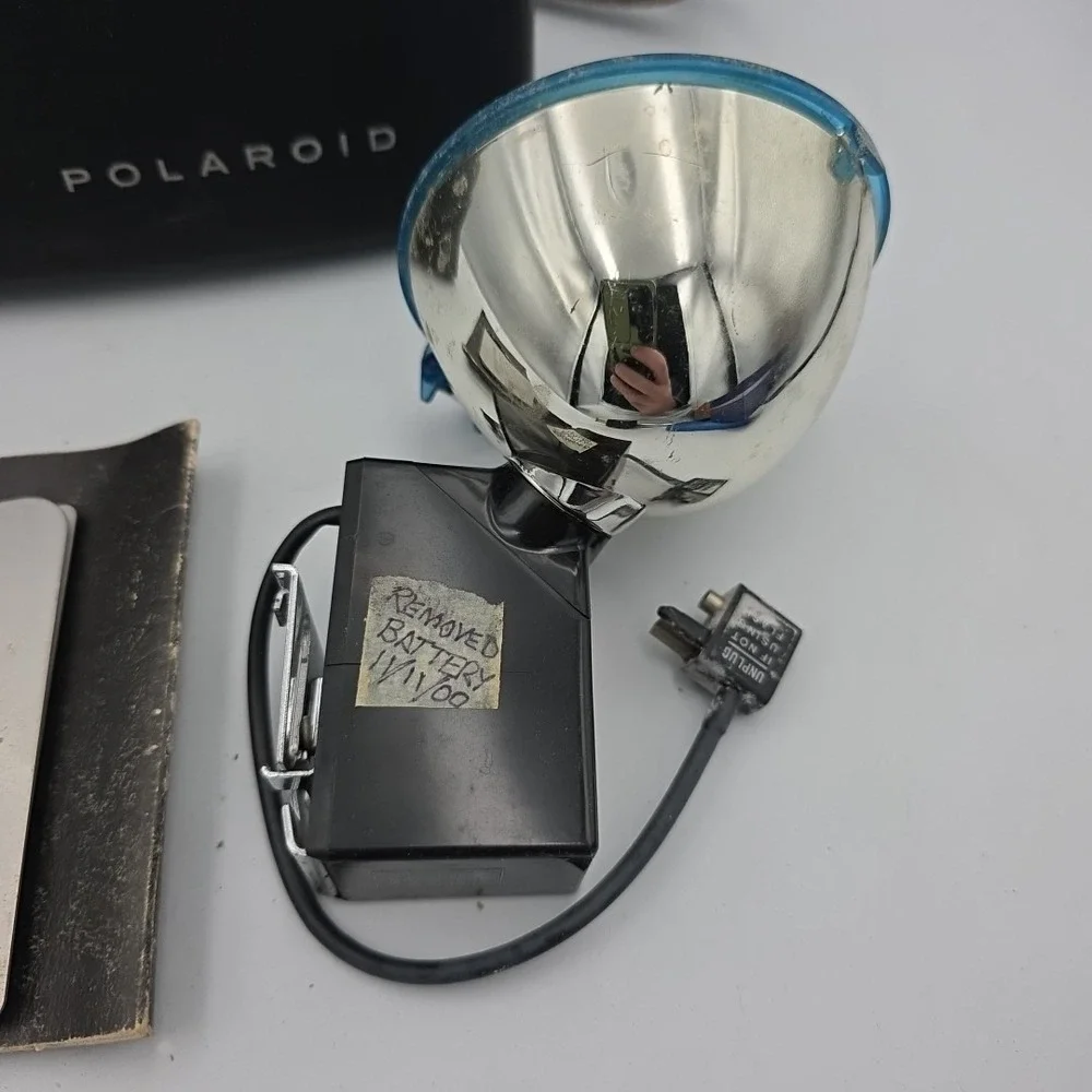 Vintage Polaroid 100 Automatic Land Camera w Case Flash Manual UNTESTED